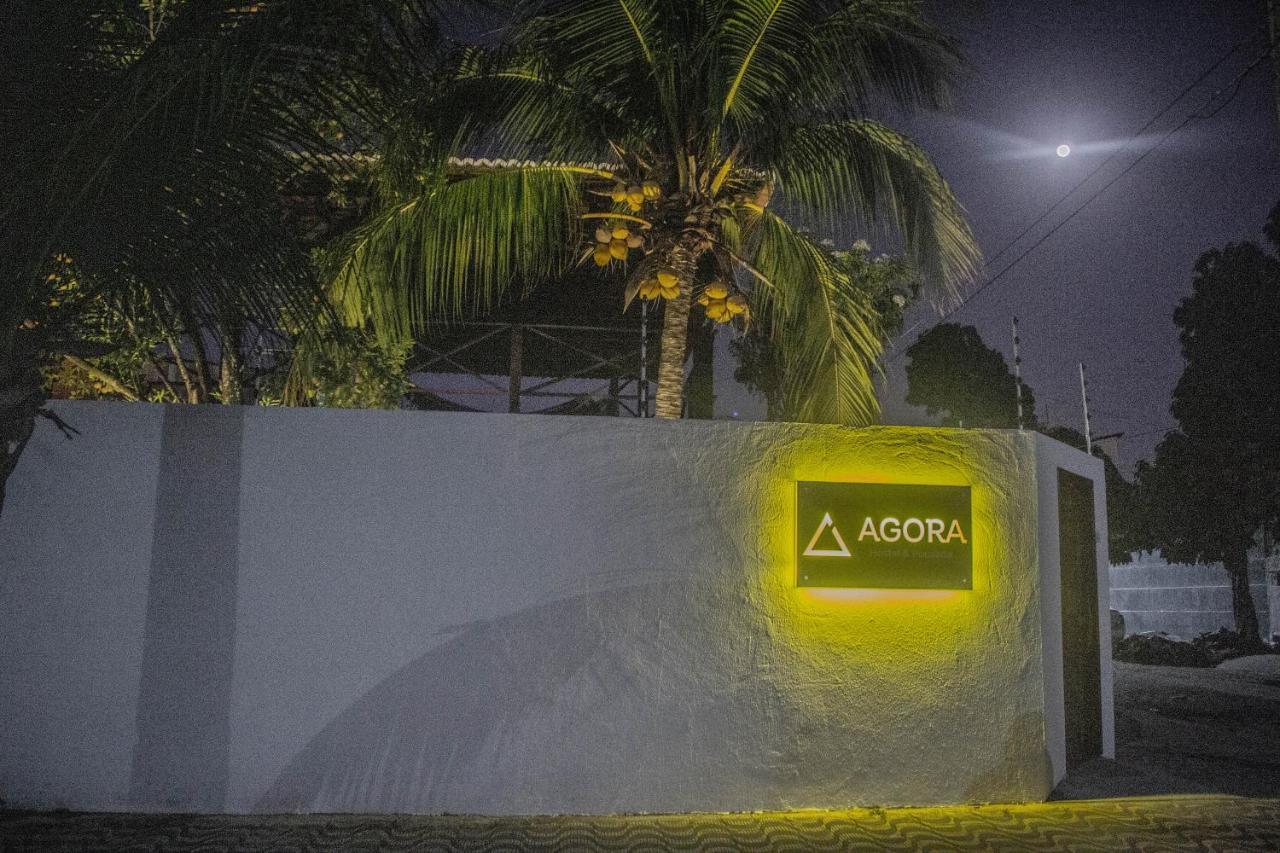 Agora *